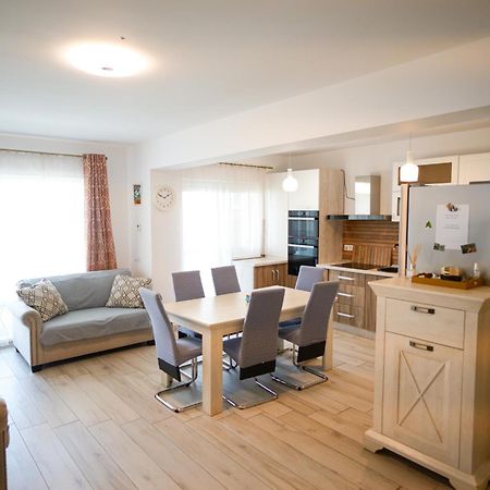 Апартаменты Hunyadi Luxury Dna Stanca 1 Сибиу Экстерьер фото
